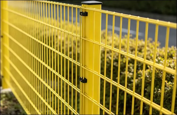 656 Welded Mesh Fence Panels Galvanized and Polyeseter Coated